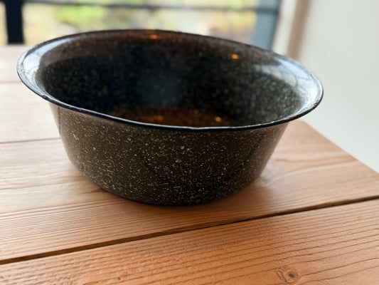 Fine splatter enamel bowl vintage