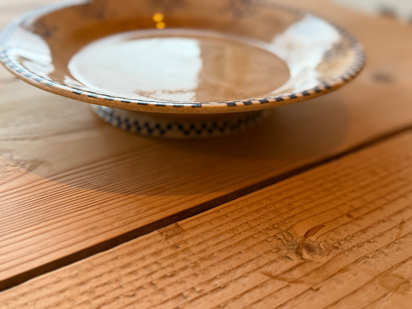 French cake plate check detail