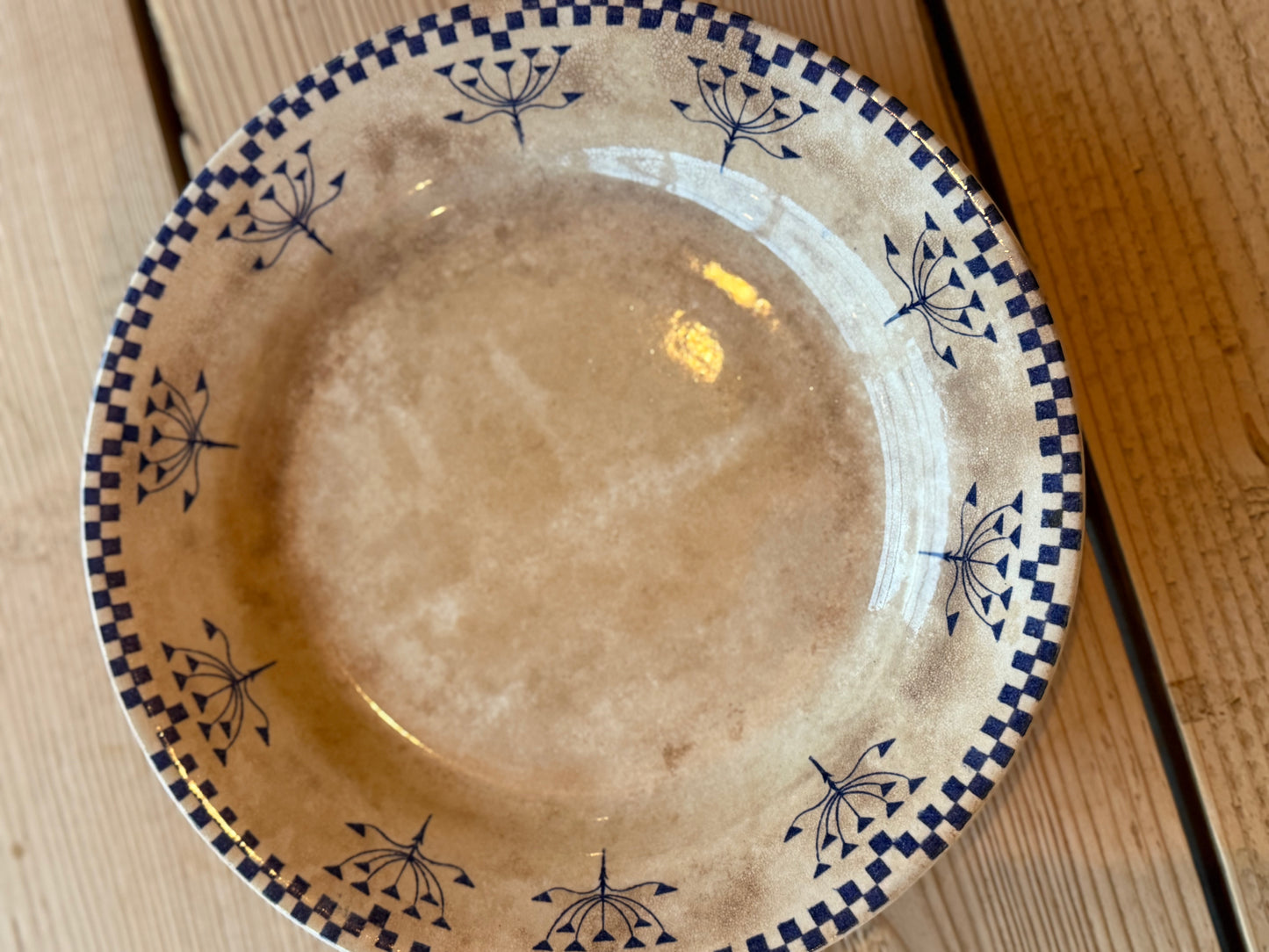 French cake plate check detail