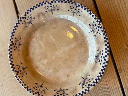 French cake plate check detail